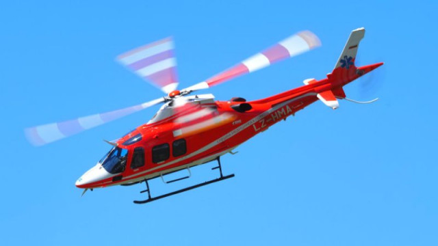 Въздушна линейка транспортира от Бургас до Варна пострадал при пожар, подпален от цигара